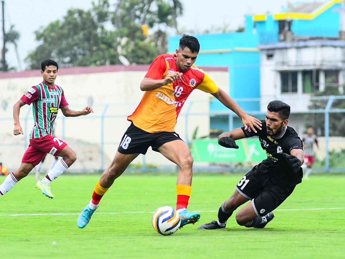 𝐂𝐨𝐧𝐠𝐫𝐚𝐭𝐮𝐥𝐚𝐭𝐢𝐨𝐧𝐬 🎉

#EastBengalFC has defeated #ATKMohunBagan 2—0 in the final game of the #RFDL East Zone and finished as the Champions of the zone with 23 points from 10 matches. Kush Chhetry scored a brace for East Bengal.

#JoyEastBengal @RFYouthSports