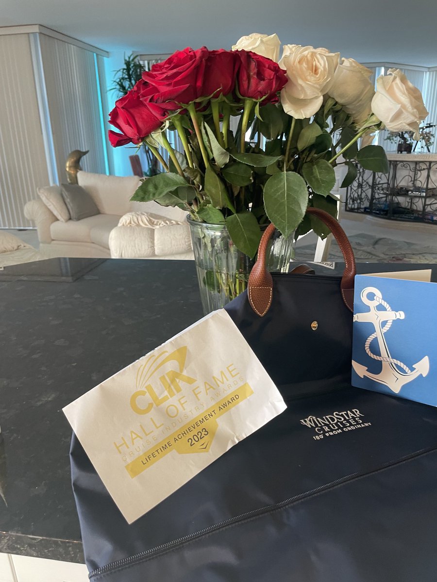 gloriabohan's tweet photo. Many thanks to ⁦@WindstarCruises⁩ for their cheers as I was inducted into ⁦@CLIAGlobal⁩ #Hall of Fame. My honeymoon cruise on the indomitable #Cunard QE2 sparked my travel career and a highlight being named Godmother of @WindstarCruises⁩ #StarLegend.♥️😍 https://t.co/HS5Fu5ILeT