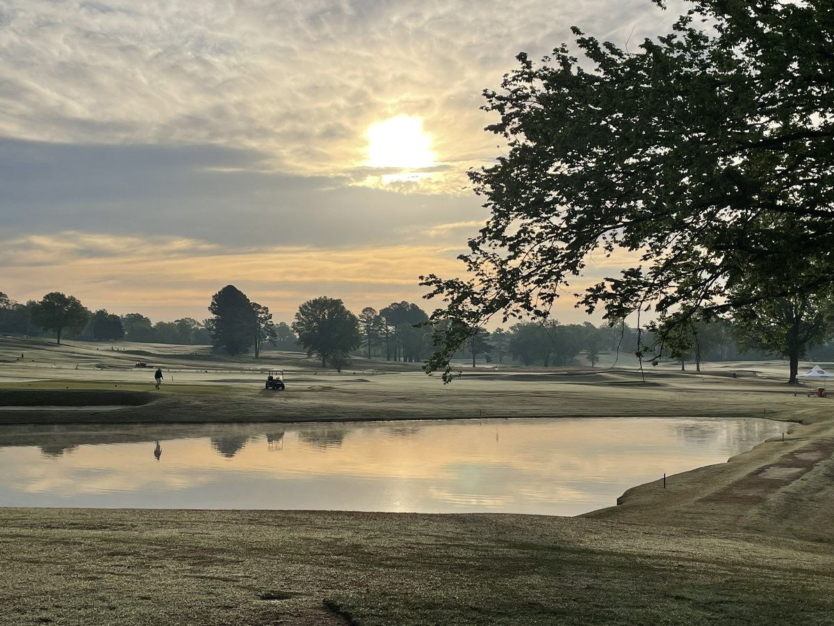 HolstonHillsCC's tweet photo. HHCC Member-Member teeing off this BEAUTIFUL Friday morning!
#HolstonHillscc #McconnellGolf #TennesseeGolf #MemberMember #Tournament #Golf #GolfLife #KnoxvilleTN #DonaldRoss #ClassicCourse #RankedCourse https://t.co/IqxnZku7yq