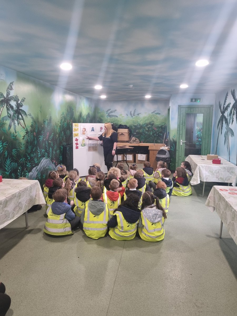 FPS_1_Turtles's tweet image. Animal Detectives Workshop Time @KnowsleySafari #fpsscience