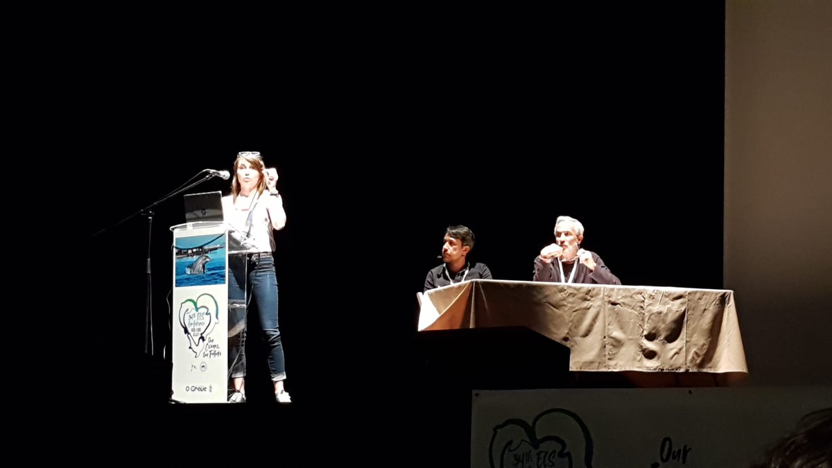 Mar_tDoeschate's tweet image. Absolutely fab time catching up with some of my absolute favourite humans ♥️ Discussing new projects and presenting preliminary findings of Ch1 of my @EPSRC funded #strandings research and #ovaries adventure at the #ECSconference2023 - see you next year!