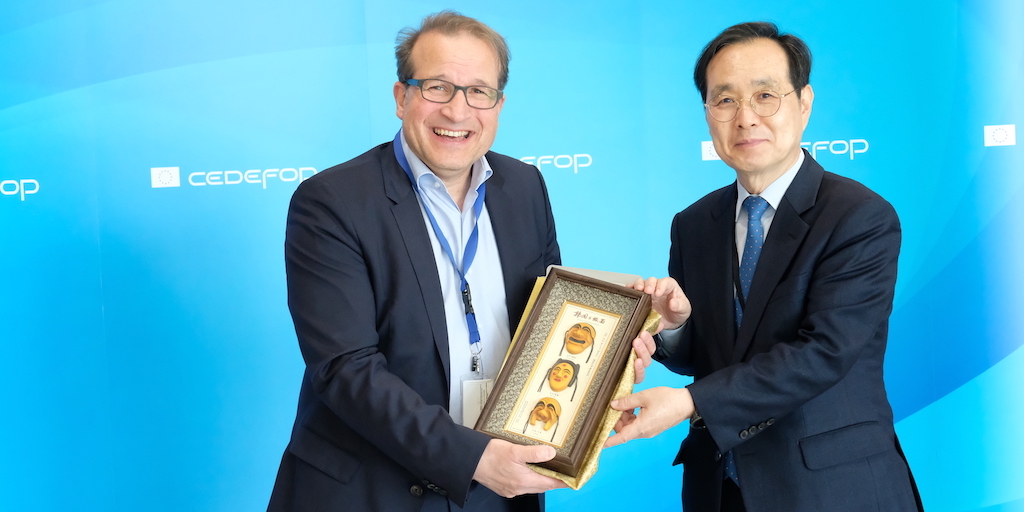 🔹🔸 Exchanging knowledge on #VET, #skills and #qualifications.

Cedefop welcomed the 🇰🇷 Korea Research Institute for Vocational Education and Training (KRIVET) in #Thessaloniki, exchanged research findings and views and explored possible areas of cooperation.