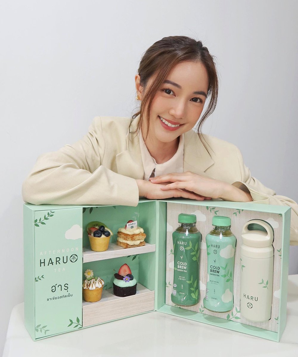fanbuanalinthip's tweet photo. เครื่องดื่มที่บัวชอบมากในตอนนี้ ขอยกให้ 
HARU Cold Brew Green Tea เลยค่ะ 
สามารถหาซื้อได้ที่ 7-11 ทุกสาขาเลยย 🍵 

#บัวนลินทิพย์ 
#พรีเมียมชาต้องฮารุ #Harucoldbrewgreentea https://t.co/uRo4h5HEDZ