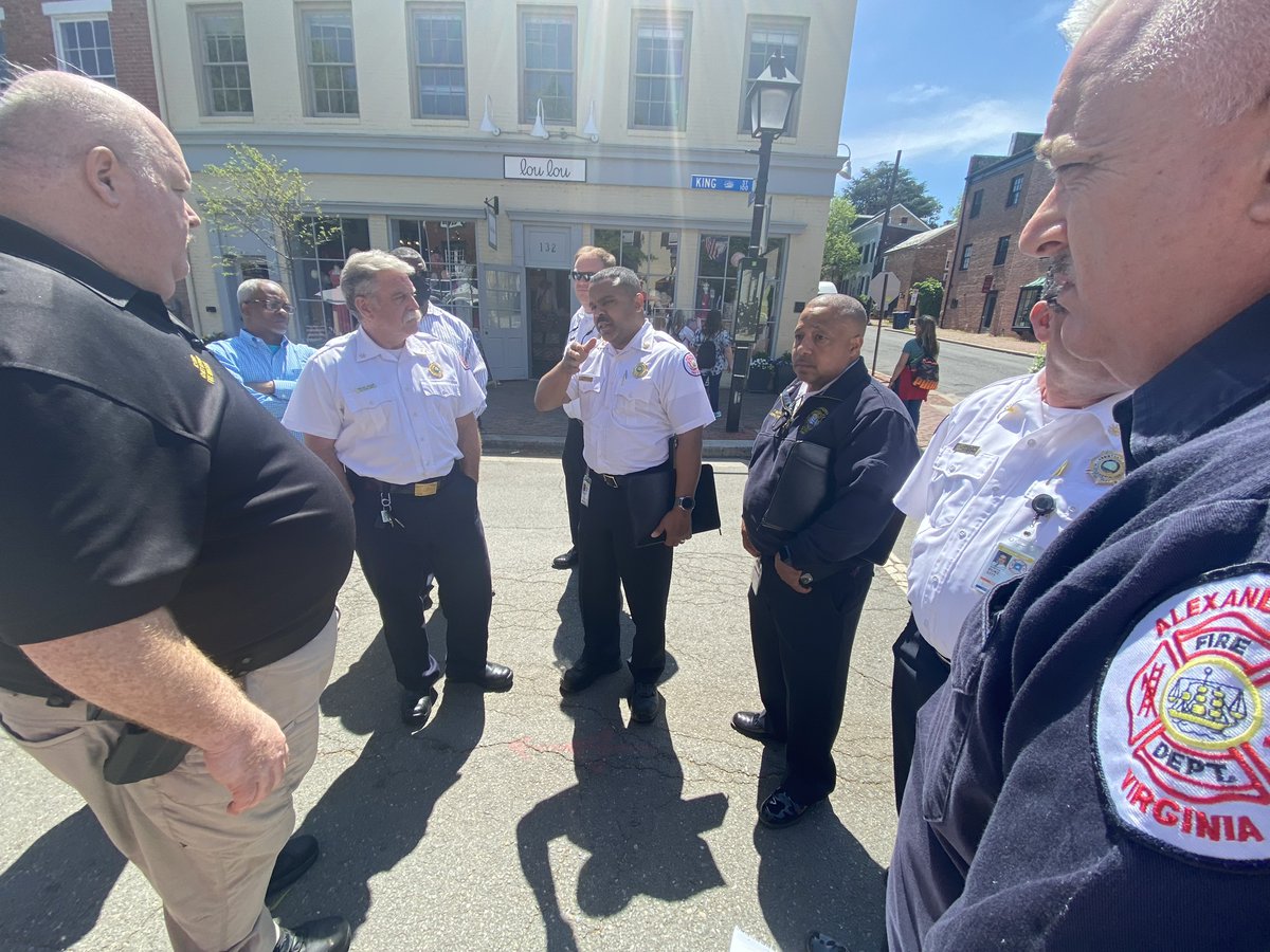 AlexandriaVAFD's tweet photo. On Wednesday, Community Risk Reduction Battalion Chief Michael Sharpe provided a guided walk through to discuss how AFD can address emergencies surrounding bollards, buskers, parklets, and lights in Alexandria. #stilllearning #stilltraining #traineveryday https://t.co/Qlf1cot19z