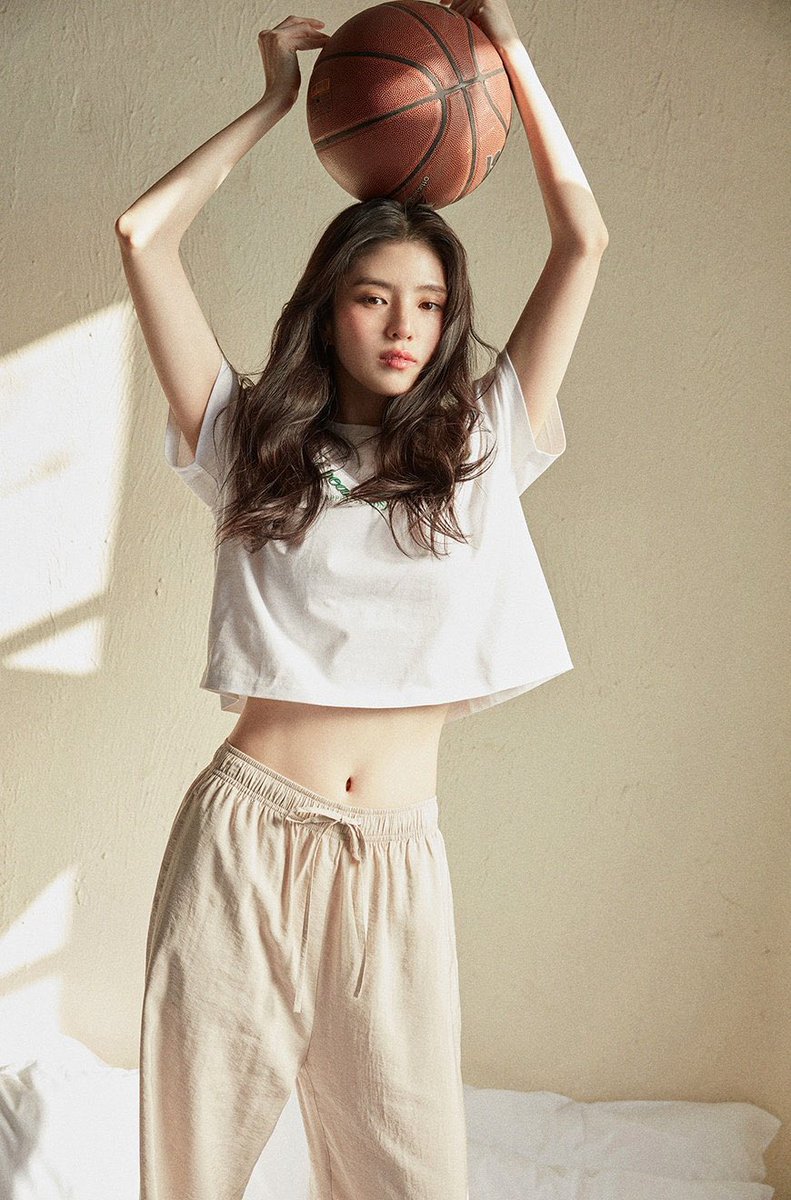 HansoheeTH's tweet photo. [☀️] 230421 #ฮันโซฮี X Giordano Korea 🤍🏀 

#HanSohee #한소희 https://t.co/uQmA8rqmMP