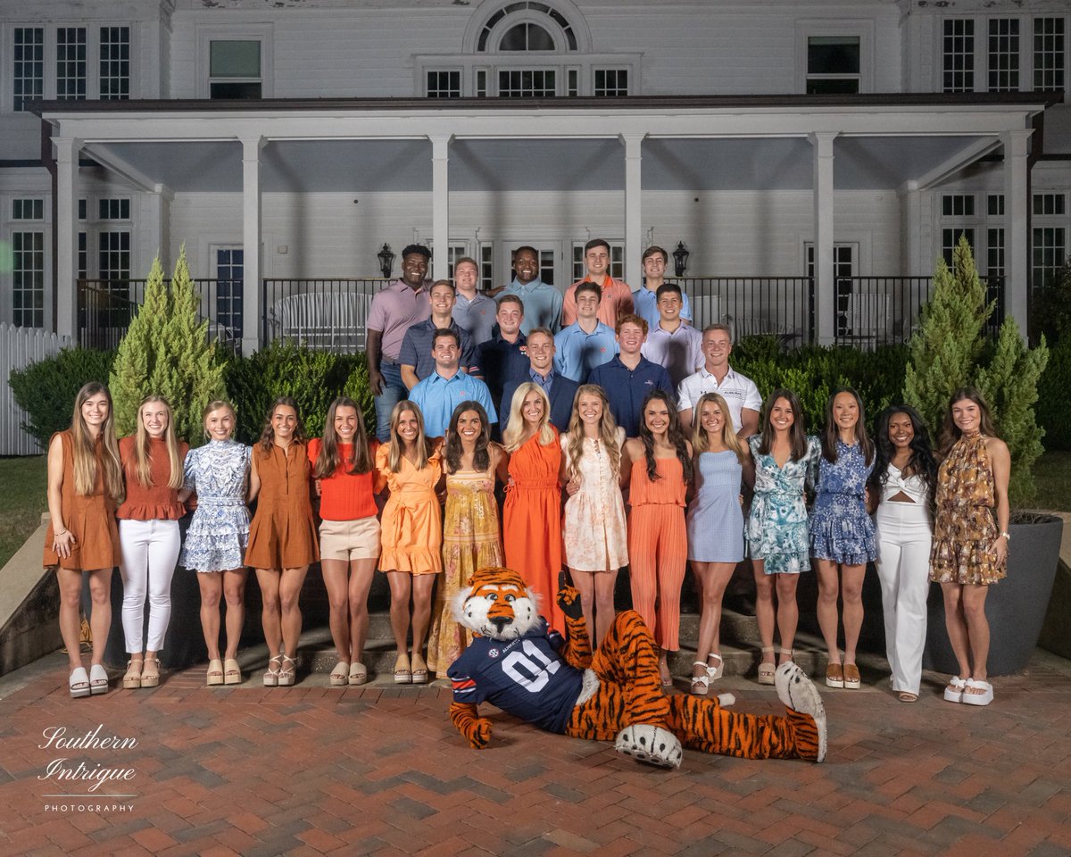 aucheerleading's tweet photo. We 🧡 Callouts at Cater Hall! One of our favorite nights of the year! #WarEagle https://t.co/AZ33qAjDy9