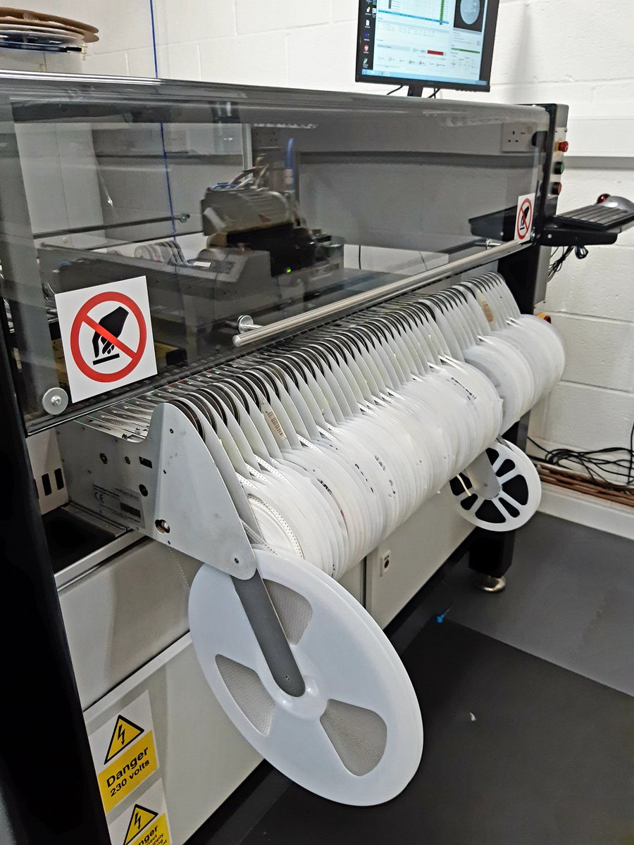 Foundry_Elec's tweet image. Now that&apos;s a big setup for a Friday afternoon with 56 feeders for this batch of #PCBA @Foundry_Elec