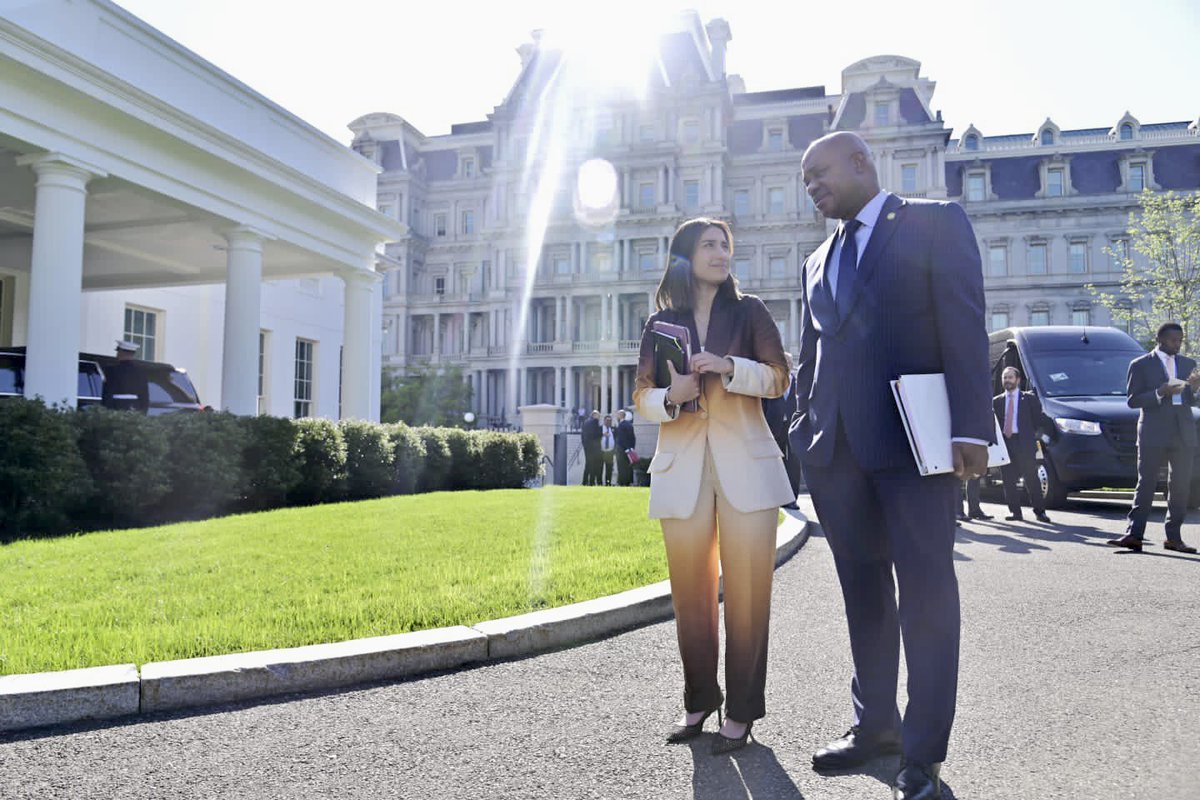 Un agradecimiento especial a <a href="/LuisGMurillo/">Luis Gilberto Murillo</a>. Un trabajo impecable en esta agenda en Estados Unidos. ¡Queda mucho trabajo por hacer!