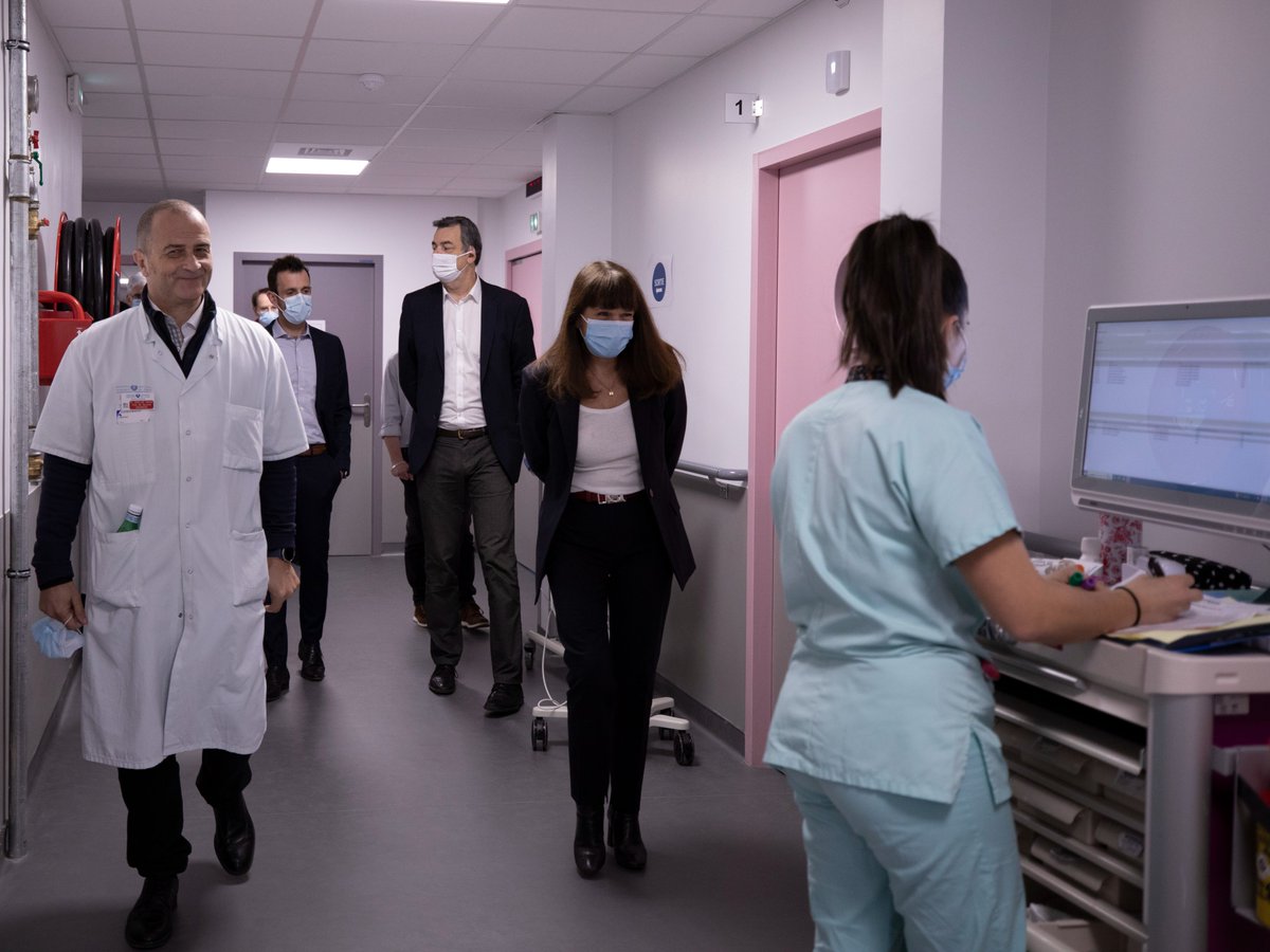 GHUMondor's tweet photo. #Inauguration du Département d'Aval des #Urgences à l'hôpital Henri-Mondor, dans une unité rénovée disposant d’un capacitaire rehaussé à 24 lits 👉 Désengorgement des urgences 🛌 En présence de @BenmansourEdith, Pr Godeau, Pr Khellaf &amp; @Pelissolo_94000 🙏
@APHP @VilleCreteil https://t.co/gCPzdhp0du