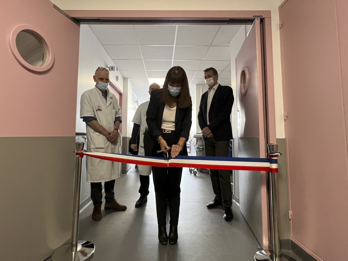 GHUMondor's tweet photo. #Inauguration du Département d'Aval des #Urgences à l'hôpital Henri-Mondor, dans une unité rénovée disposant d’un capacitaire rehaussé à 24 lits 👉 Désengorgement des urgences 🛌 En présence de @BenmansourEdith, Pr Godeau, Pr Khellaf &amp; @Pelissolo_94000 🙏
@APHP @VilleCreteil https://t.co/gCPzdhp0du