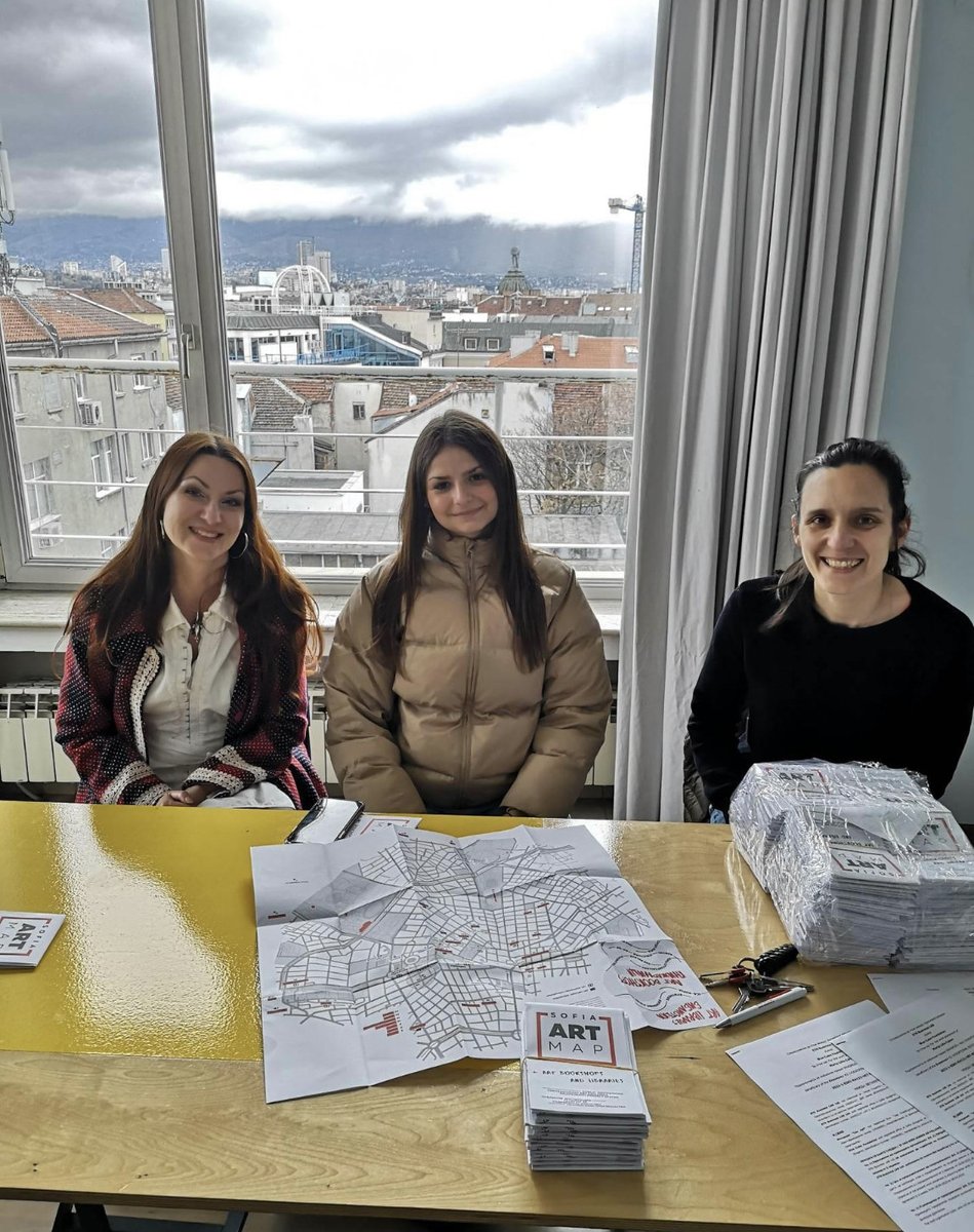 CIDEcooperativa's tweet photo. Gràcies al projecte ERASMUS+, cofinançat amb fons europeus,na Marta,en Dillon i n'Hugo, alumnes d'FPB del CIDE, estan gaudint de la seva estada a Bulgària. Ja han començat les seves pràctiques a les empreses d'acollida. @sepiegob @CooperativaCIDE https://t.co/6gj6tSmZGo