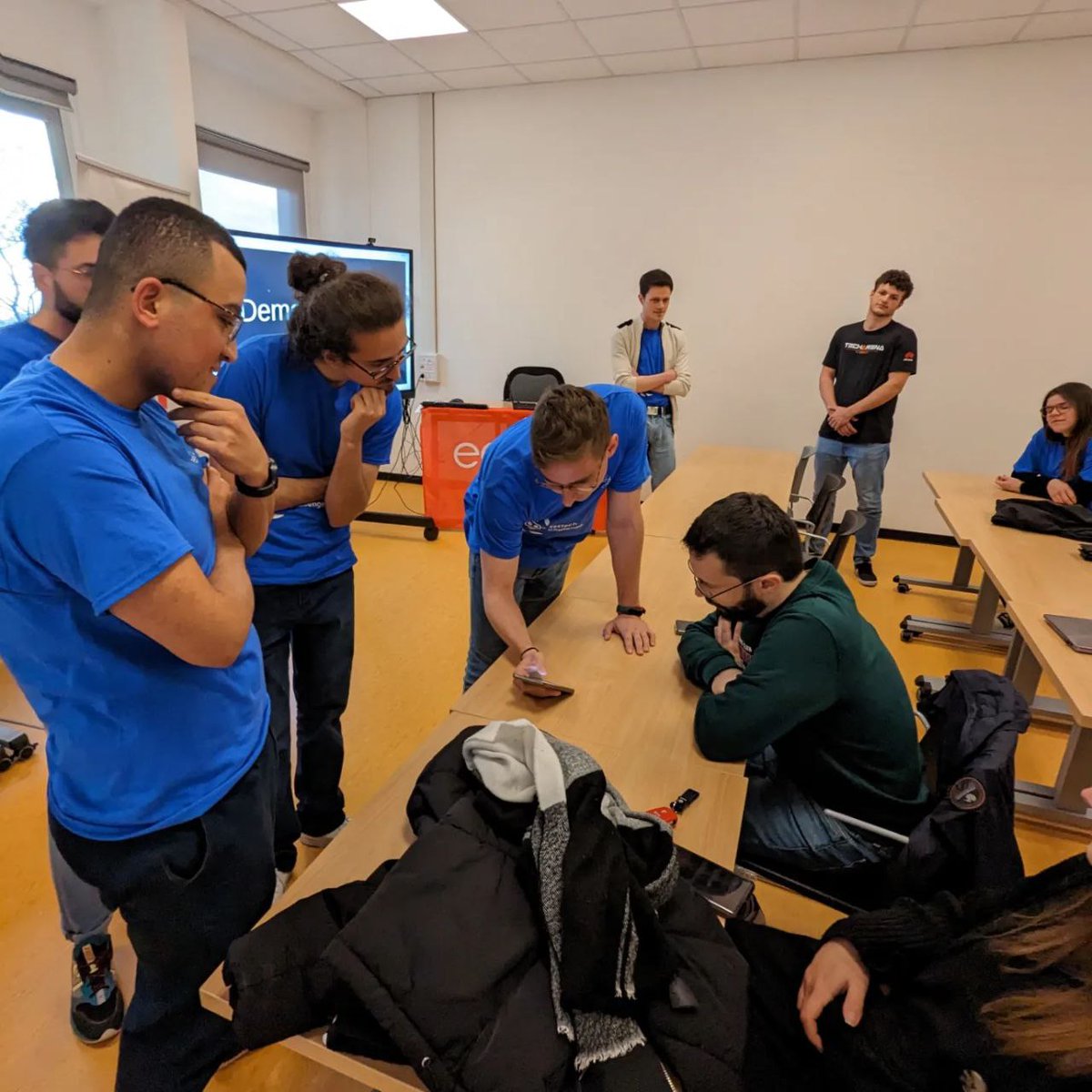 eestects's tweet photo. Congratulazioni a tutti e particolarmente ai vincitori, i Team Crafters💎✨ 
Un particolare ringraziamento al nostro Academic Advisor @adelorenz84 🥰 https://t.co/WYGzoCRKhQ