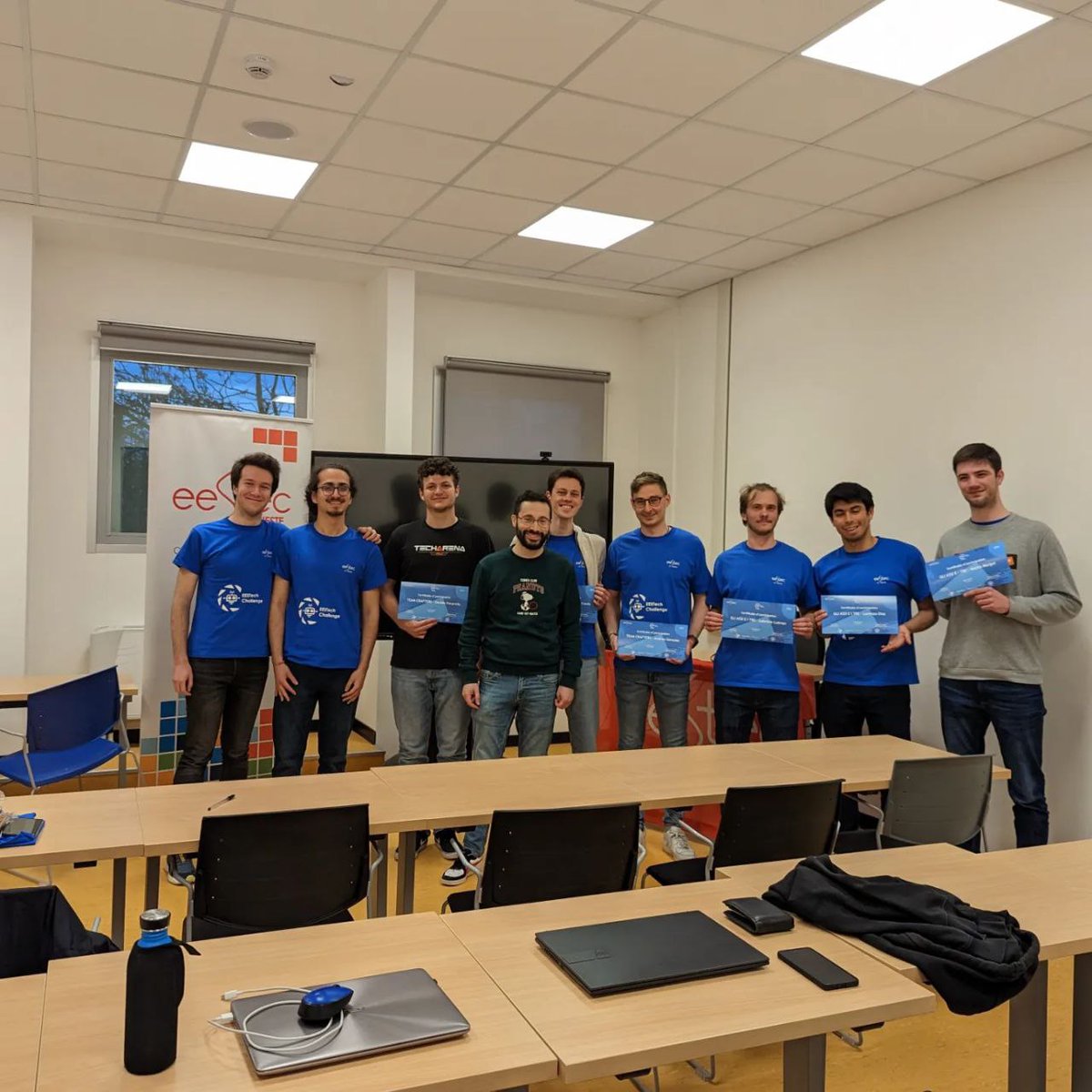 eestects's tweet photo. Congratulazioni a tutti e particolarmente ai vincitori, i Team Crafters💎✨ 
Un particolare ringraziamento al nostro Academic Advisor @adelorenz84 🥰 https://t.co/WYGzoCRKhQ