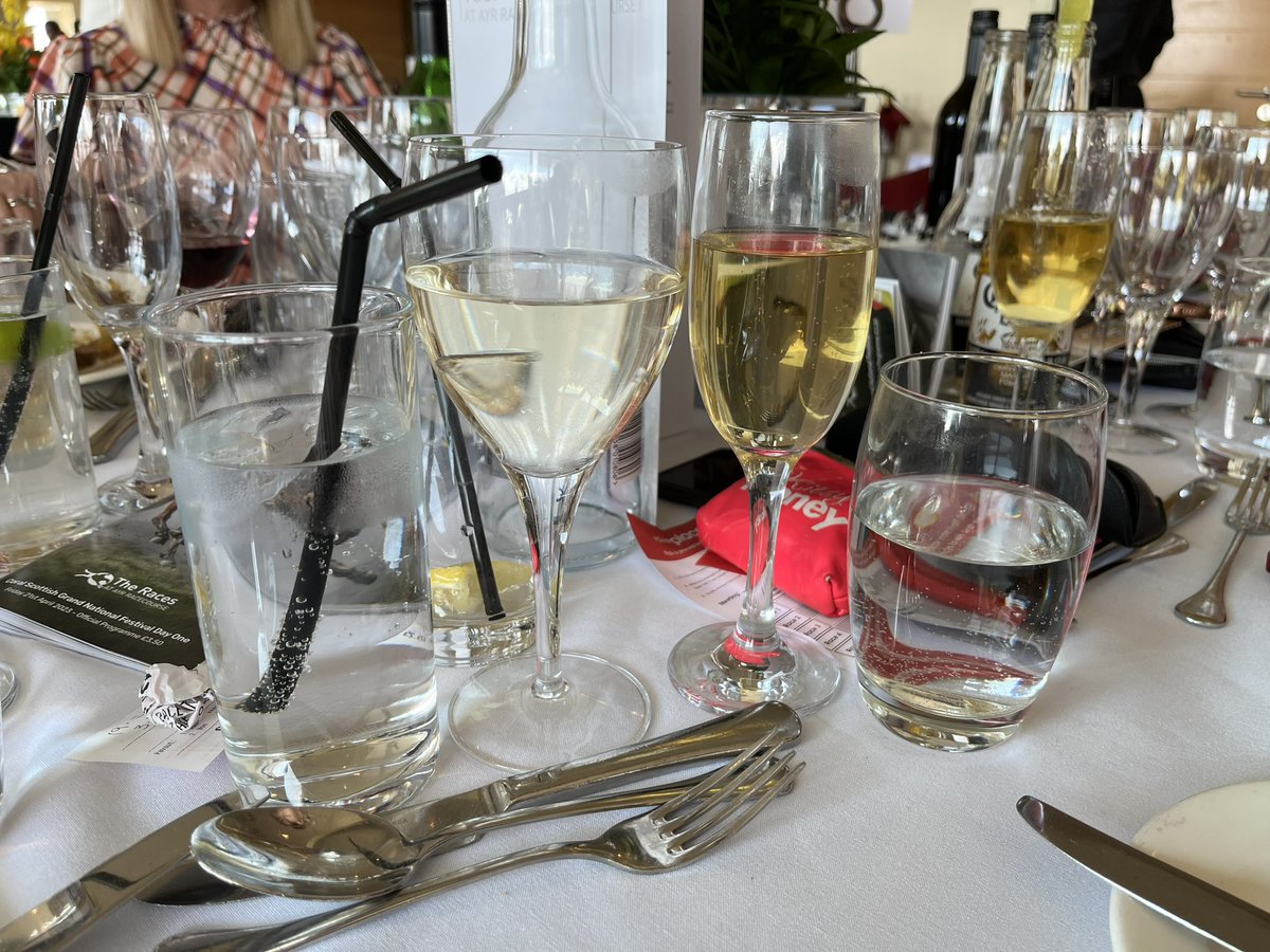 Lauren Mckenzie tweet media