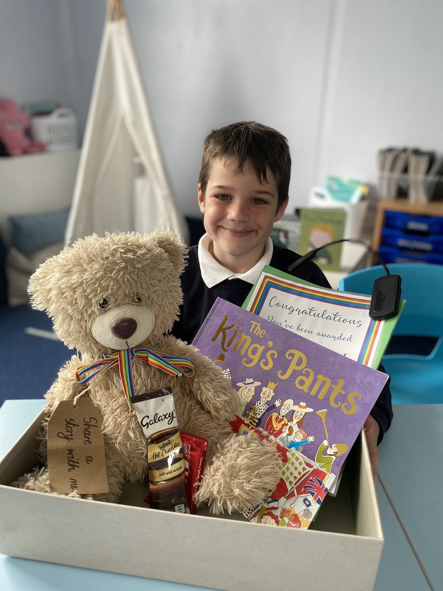Castleway3's tweet photo. Look whoβs bringing home the bedtime box this weekend! π β¨ π π #WeAreReaders #WeAreAchievers #BedtimeBox @WeAreCastleway @_Reading_Rocks_ https://t.co/PadsqFxljQ