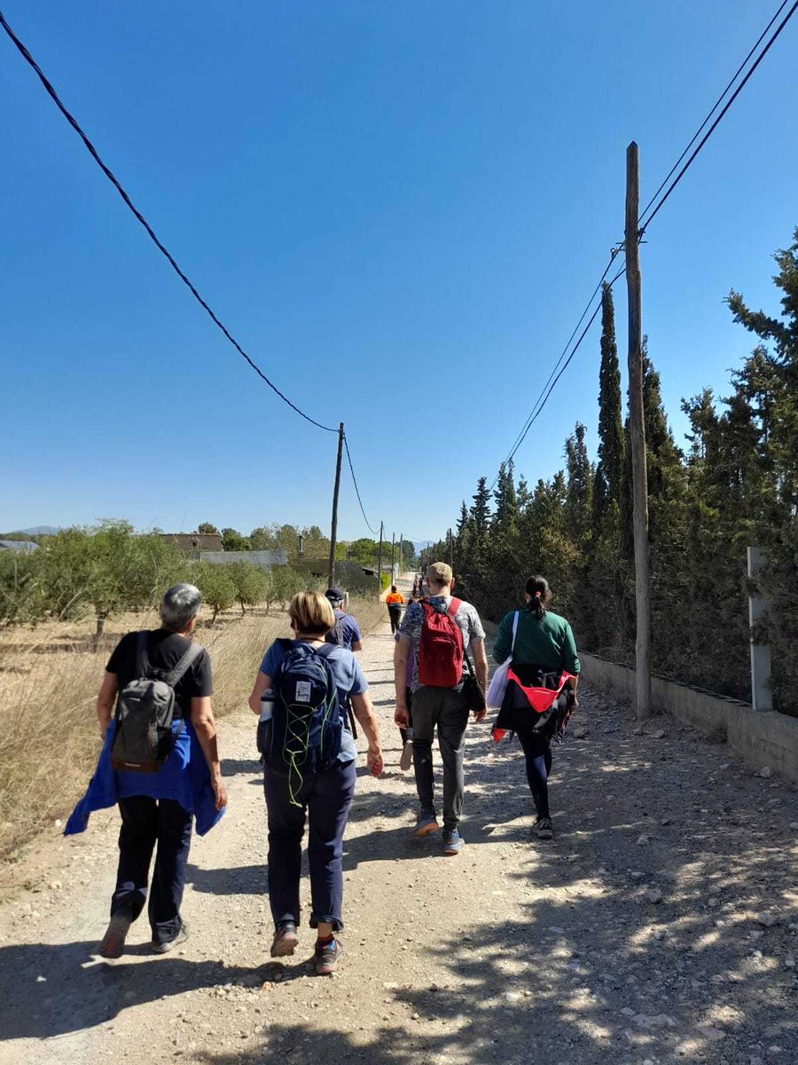 apicstgn's tweet photo. 👟 🚶🏻‍♀️ Més de cent persones en la #CaminadaPopular des de #Valls a #Masmolets
en commemoració del dia Mundial de l'activitat física!
Aquesta iniciativa s'emmarca dins de la celebració del dia Mundial de l'activitat física!#DMAF2023.👏🏻 #CAPdeValls #salut #exercicifisic 
#Sumasalut https://t.co/xeCADoYbVT