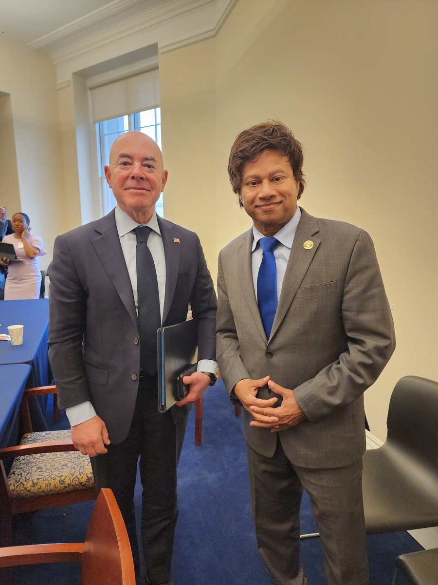 ShriThanedar's tweet photo. I asked US Homeland Security Secretary Alejandro Mayorkas to expand the legal pathways for immigration, including by raising the cap for H-1B visas - to help grow US economy. https://t.co/vPd9gGoQwc