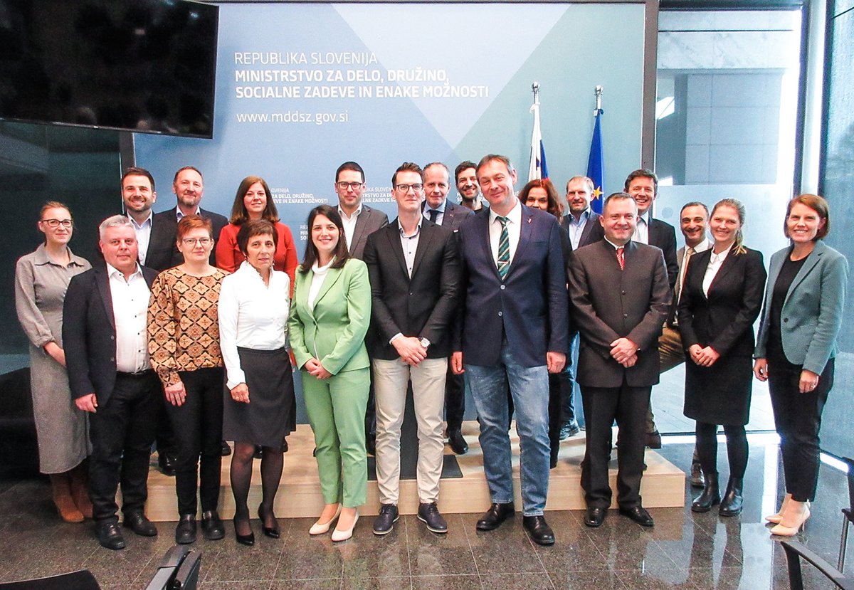 EU_ELA's tweet photo. 🗣 Today in Ljubljana 🇸🇮: bilateral cooperation meeting between 🇦🇹 & 🇸🇮 supported by #EULabourAuthority on strengthening cooperation in the areas of posting, social security coordination & exchange of information using the #IMIsystem. https://t.co/zR7pZLN8jQ