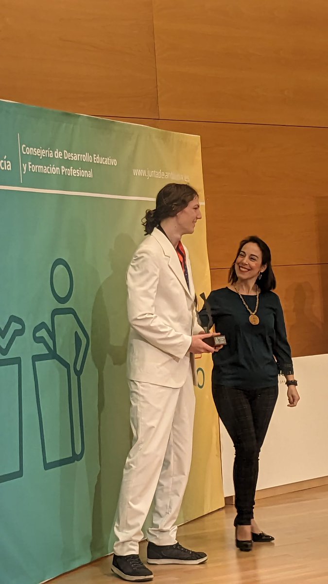 BPalmeral's tweet photo. 🏆 ¡SUBCAMPEONES DE ANDALUCÍA en el V Torneo de Debate Educativo de Andalucía en la modalidad de inglés y orgullosísimos de la representación de nuestro equipo de español!👏👏
@BECREA_Almeria
@LibroAbierto_BE
@ComunicApro_
@PLC_Andalucia
@EducaAnd
@eduKalmeria
@ElPalmeralVera https://t.co/bHor9LMkr1