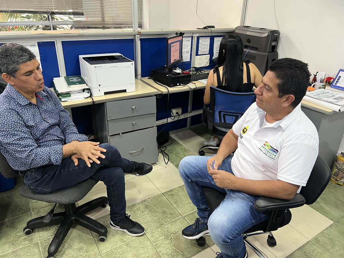 wilterordonez's tweet photo. Seguimos en nuestro recorrido por el departamento de Arauca, ahora en el Instituto de Tránsito y Transporte de Arauquita.
En reunión con el director Fernando y parte de su equipo. Analizando estrategias para un mejor futuro para el organismo https://t.co/7562sBArDI