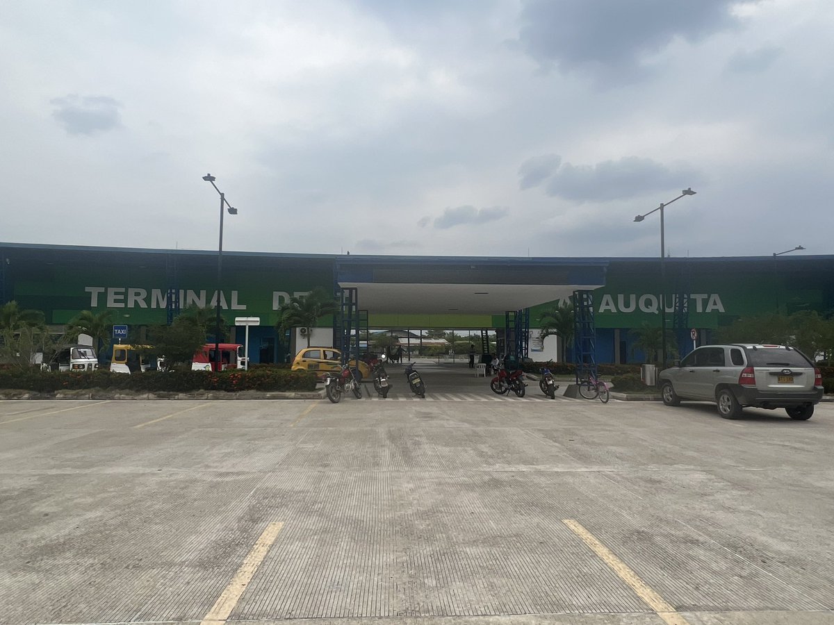 wilterordonez's tweet photo. Seguimos en nuestro recorrido por el departamento de Arauca, ahora en el Instituto de Tránsito y Transporte de Arauquita.
En reunión con el director Fernando y parte de su equipo. Analizando estrategias para un mejor futuro para el organismo https://t.co/7562sBArDI