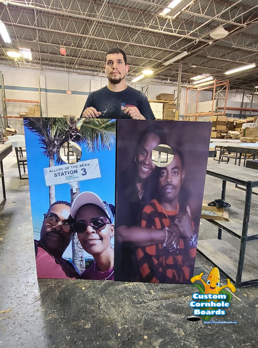 CornholeUSA's tweet image. TGIF, cornhole crew! 🎉 Got weekend plans with cornhole? Before we kick back, we're shipping these unique boards🎯. Got a cool pic? We'll turn it into a custom set! 📸 Just send it in high-res. Thoughts on this one? #CornholeVibes #CustomBoards