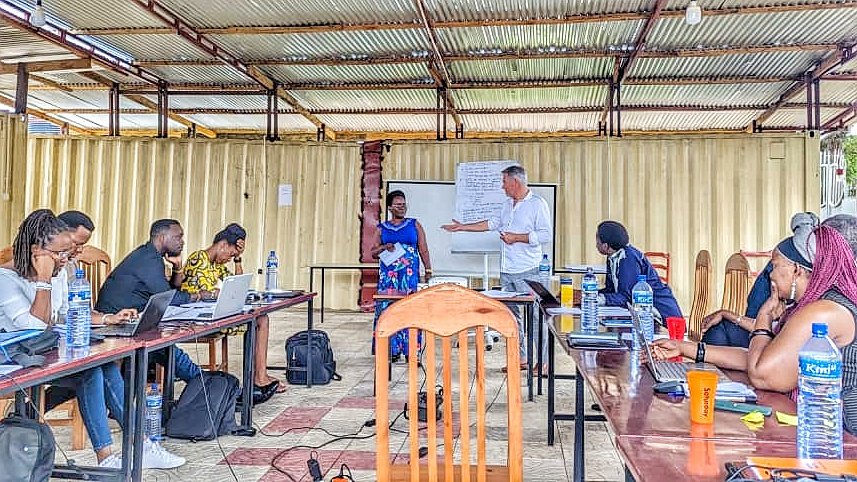 Nous avons animé un atelier sur l'innovation au Burundi pour la création d'un hub d'innovation indépendant. Les participants de différentes organisations ont élaboré sur des produits et services innovants vers la richesse au Burundi #innovation #Burundi. <a href="/CAREBurundi/">CARE in Burundi</a>