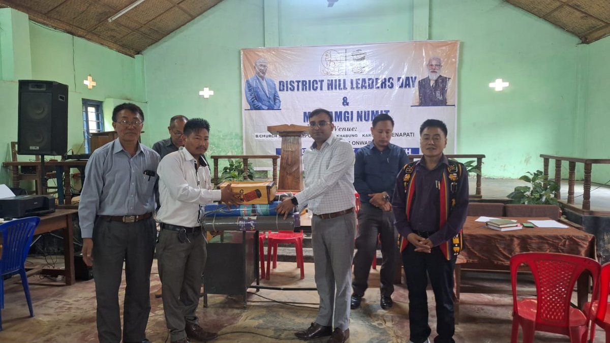 DioSenapati's tweet photo. Senapati District Hill Leaders Day &amp; Meeyamgi Numit for the month of April held at Khabung Karong Community Hall, Senapati.
Spt DC distributes Ration Cards, School uniforms and Textbooks, Water pump and wielding machine.
Various grievances made were also redressed.
#MeeyamgiNumit https://t.co/DA8nG7gUdT