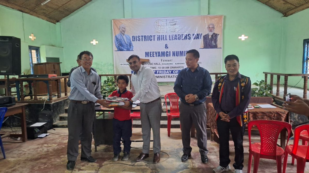 DioSenapati's tweet photo. Senapati District Hill Leaders Day &amp; Meeyamgi Numit for the month of April held at Khabung Karong Community Hall, Senapati.
Spt DC distributes Ration Cards, School uniforms and Textbooks, Water pump and wielding machine.
Various grievances made were also redressed.
#MeeyamgiNumit https://t.co/DA8nG7gUdT