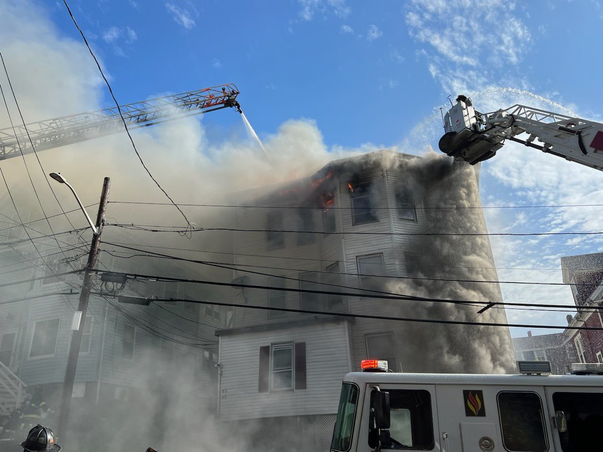 seancarritte's tweet photo. Lynn 2nd alarm 37-39 Lovers Leap Ave. photo by @GopherCarritte https://t.co/rufR7vk27U