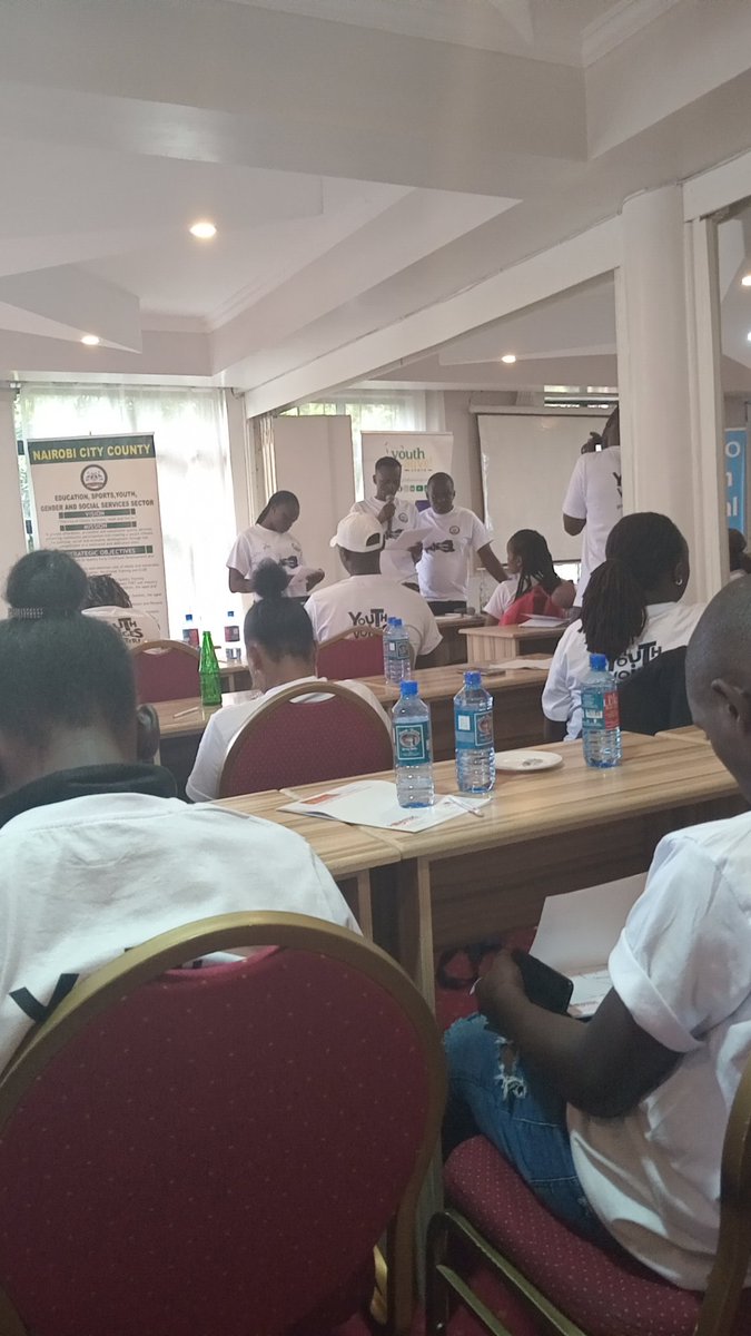 Lavende_akinyi's tweet photo. It is our mandate as youths to aswell look for the different opportunies and tap in, platforms such as public participation, grants applications, business and job opportunities.
#tujibonge
@OS_YouthCenter
@polycomdev
@YouthAliveKenya
@CREAWKenya https://t.co/iVeBwbI5Pz