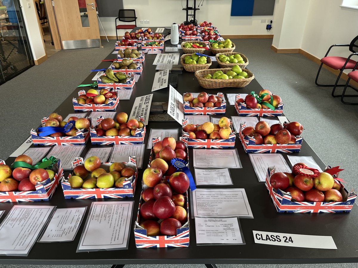 Details of the winners of the long-term stored fruit competition are now available.  nationalfruitshow.org.uk/results-of-the… 
Thank you to our sponsors Landseer Ltd, <a href="/wealdenam/">Wealden AM</a> <a href="/BloomfieldsPlan/">Bloomfields Planning</a> <a href="/LambertFoster/">Lambert & Foster</a> &amp; <a href="/Isolcell/">Isolcell</a> 

#competition #winners #horticulture #topfruit #apples #pears #british