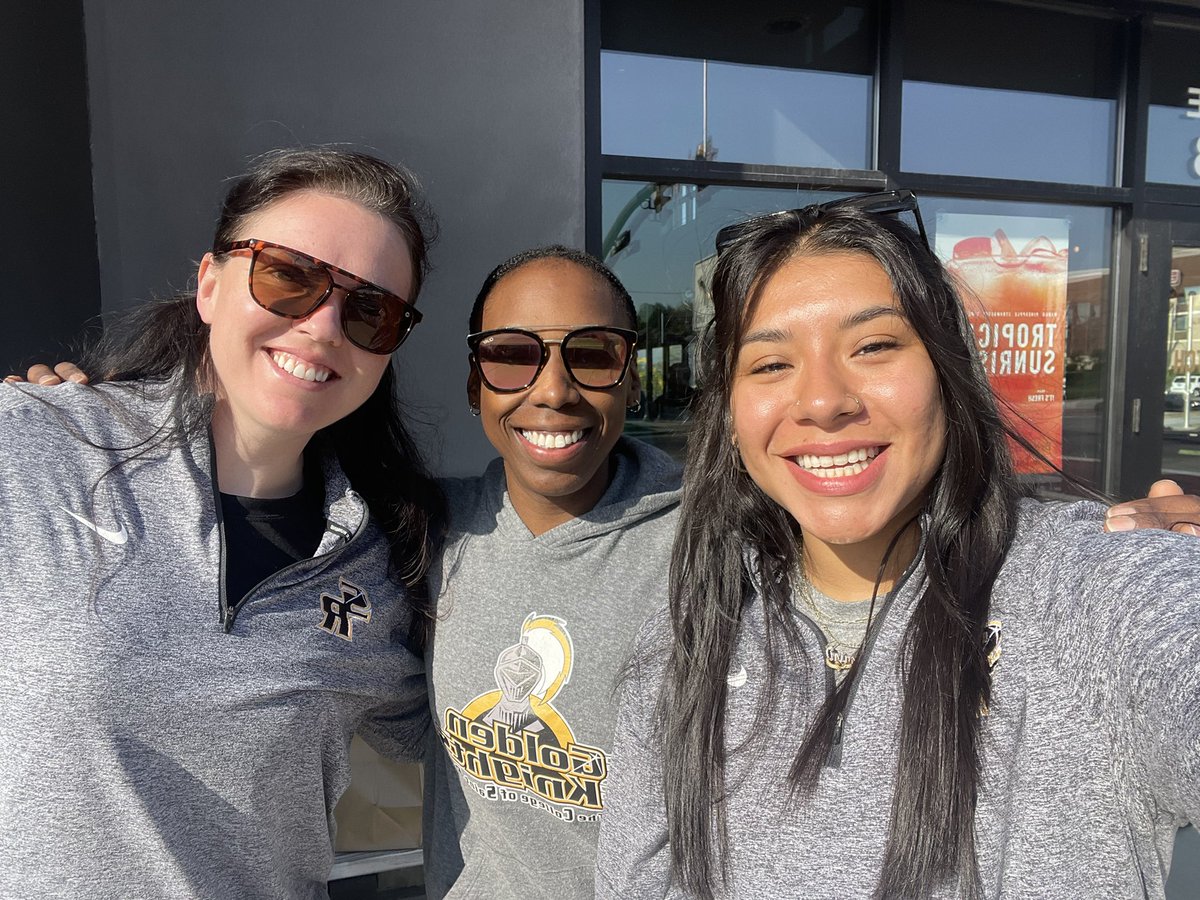 saintrosewbb's tweet photo. 📍Manheim, PA 👻

The entire staff will be sitting court side ready for ALL the action! Good luck to all of the teams competing, we can’t wait to watch. 🏀 @CoachE_StRose @Payne_Kathleen_ https://t.co/Xnxs3YGCZZ