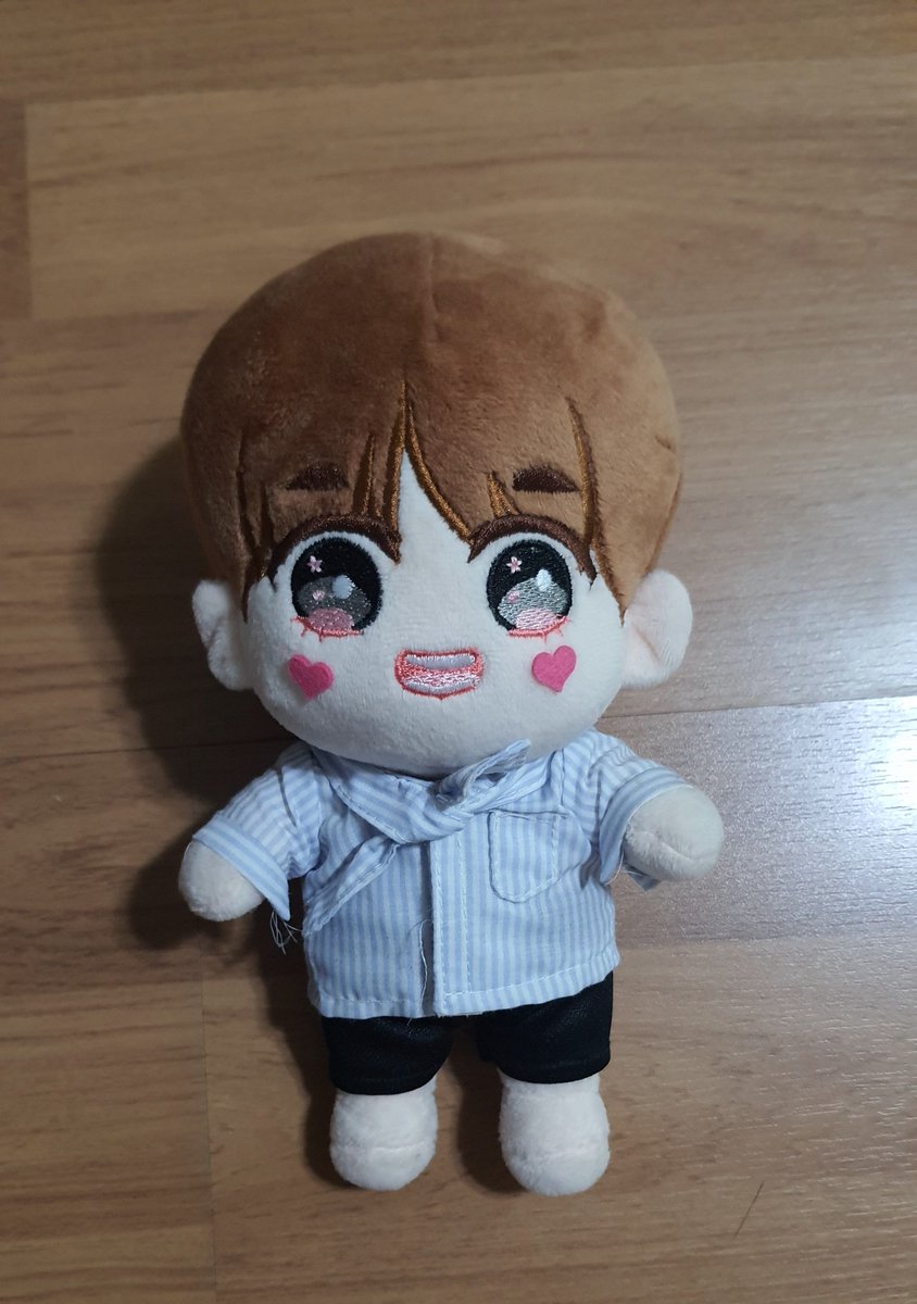 sky50800185's tweet photo. ตุ๊กตา v bts ขนาด 20 cm. พร้อมเสื้อ+กางเกง

ปล่อยน้องงับ 🥹🥹  ราคา 630 รวมส่ง
น้องน่าเลี้ยงมากๆงับ❤️❤️
 #ตุ๊กตาบังทัน
#ตลาดนัดบังทัน #ตุ๊กตาบังทัน #ตลาดนัดBTS #ตุ๊กตาแทฮยอง #ตุ๊กตาv #ตุ๊กตาวี #bts #v #btsdoll แทแท https://t.co/sByZUBRII2
