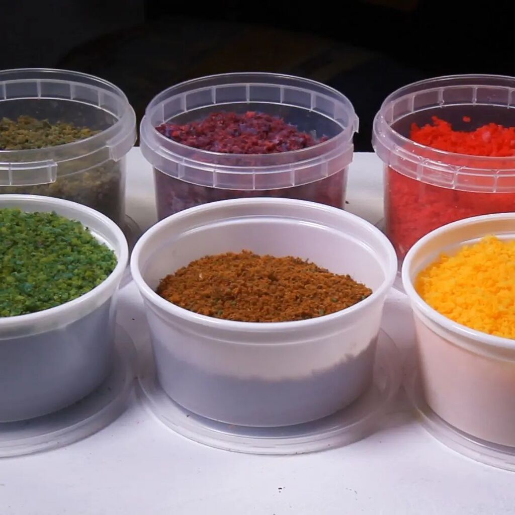 Galobardes5's tweet photo. Nada mejor que pasar la tarde haciendo turf de colores para la vegetación de mis dioramas ;)
#galobardes #galobardesTV #modelismo #maqueta #diorama #turf #scalemodel #diy https://t.co/y3FWe8YSCz https://t.co/yhkV7AAS3Q