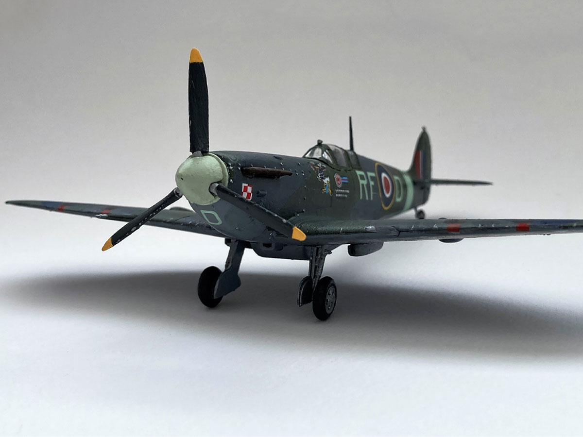 RevellGermany's tweet photo. Supermarine Spitfire Mk.Vb in scale 1:72 built by Güney Hikmet BALOĞLU.
#revellgermany #scalemodel #discoverrevell #modellbau #revellkit #modelkit #spitfiremkvb #303squadron #supermarinespitfire https://t.co/NjHBKnLCBL