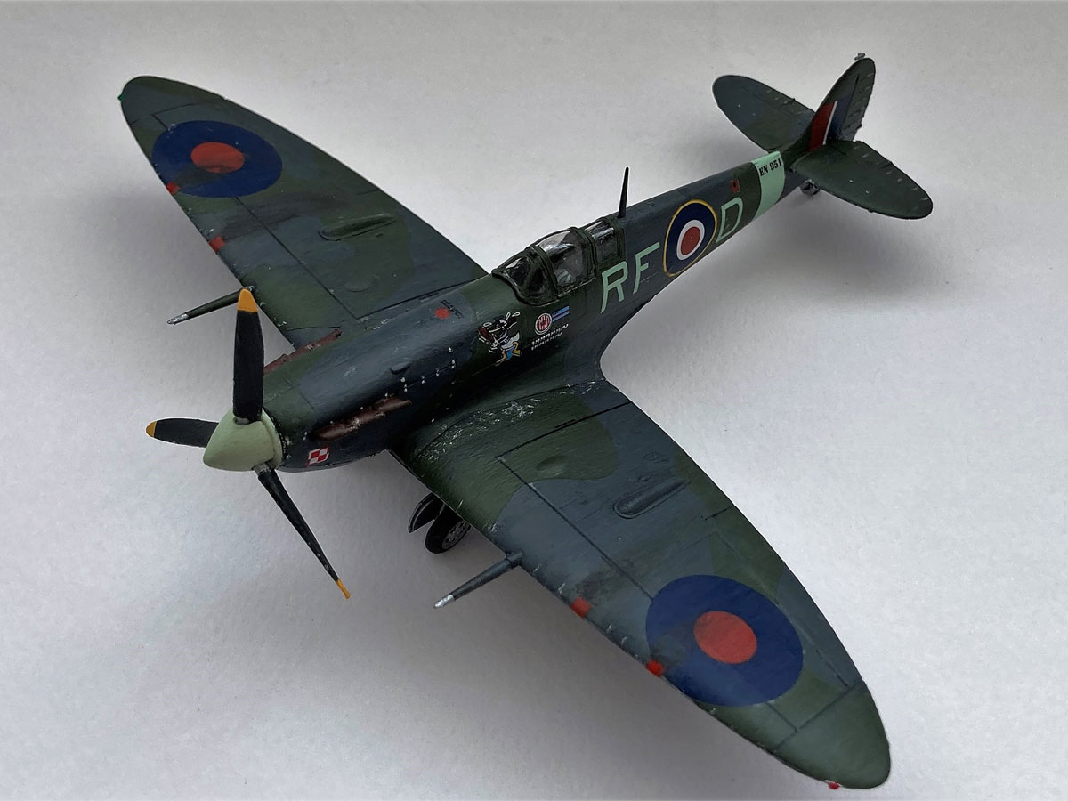 RevellGermany's tweet photo. Supermarine Spitfire Mk.Vb in scale 1:72 built by Güney Hikmet BALOĞLU.
#revellgermany #scalemodel #discoverrevell #modellbau #revellkit #modelkit #spitfiremkvb #303squadron #supermarinespitfire https://t.co/NjHBKnLCBL