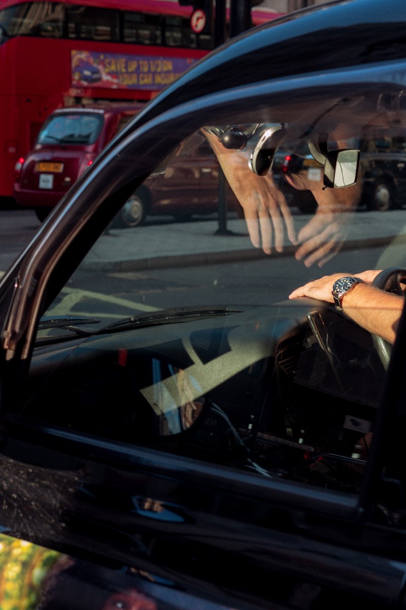 Hands around the City #streetphotography