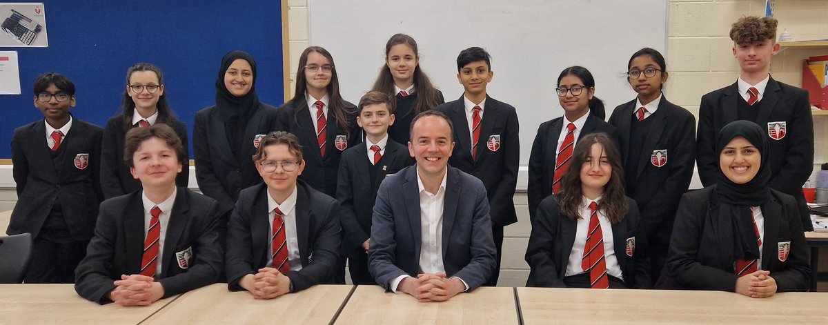 jamesmurray_ldn's tweet photo. A big thank you to the School Cabinet at Brentside for inviting me to join them this morning!

Really good discussion and great to hear about what members of the Cabinet have achieved for their fellow pupils. https://t.co/C2eQofR6lh