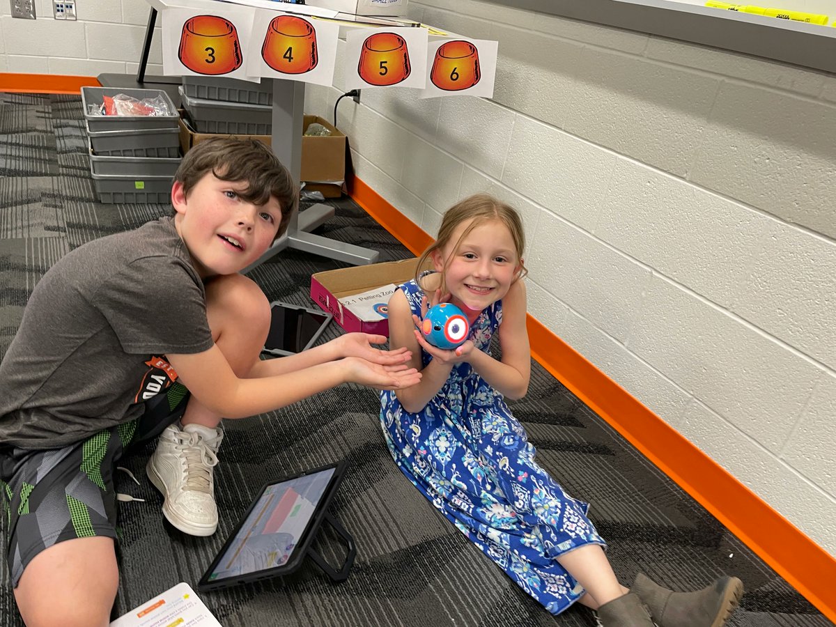LC_Tigers's tweet photo. Great opportunities this week for our 2nd graders as they worked together to code Dash and Dot robots in the Stem Lab. They put their problem solving, cooperation and coding skills to work! #lcstem #positivelylc https://t.co/9LSmXTPoni