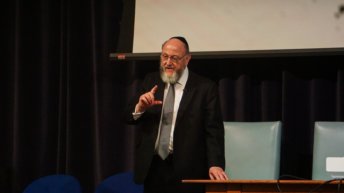 habsgirlsschool's tweet photo. We were honoured to welcome Chief Rabbi Sir Ephraim Mirvis who spoke to students from Habs Girls and @habsboys. It was fantastic to listen to him speak and have him answer questions from our students.
Read more โก๏ธ https://t.co/FE0MKAr8vt
#Curious #TogetherBoundless https://t.co/33XXsmAzwd