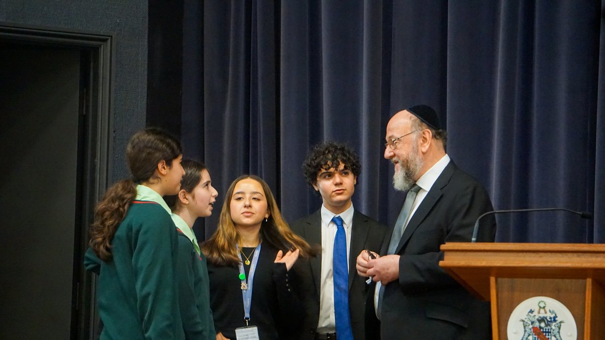 habsgirlsschool's tweet photo. We were honoured to welcome Chief Rabbi Sir Ephraim Mirvis who spoke to students from Habs Girls and @habsboys. It was fantastic to listen to him speak and have him answer questions from our students.
Read more โก๏ธ https://t.co/FE0MKAr8vt
#Curious #TogetherBoundless https://t.co/33XXsmAzwd