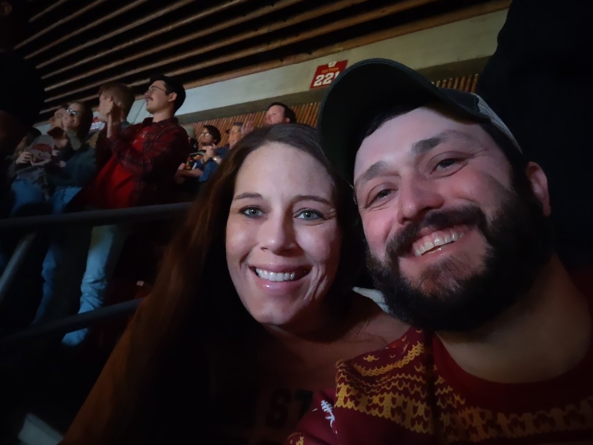 RedDirtCyclone's tweet photo. Two year ago today we were sitting in a hospital room at Mayo waiting on a liver transplant, and now we are waiting to head back up to have a baby. How incredibly lucky I am that my wife is still here. Be an organ donor. Save lives. #DonateLifeMonth https://t.co/33MbymPN3g