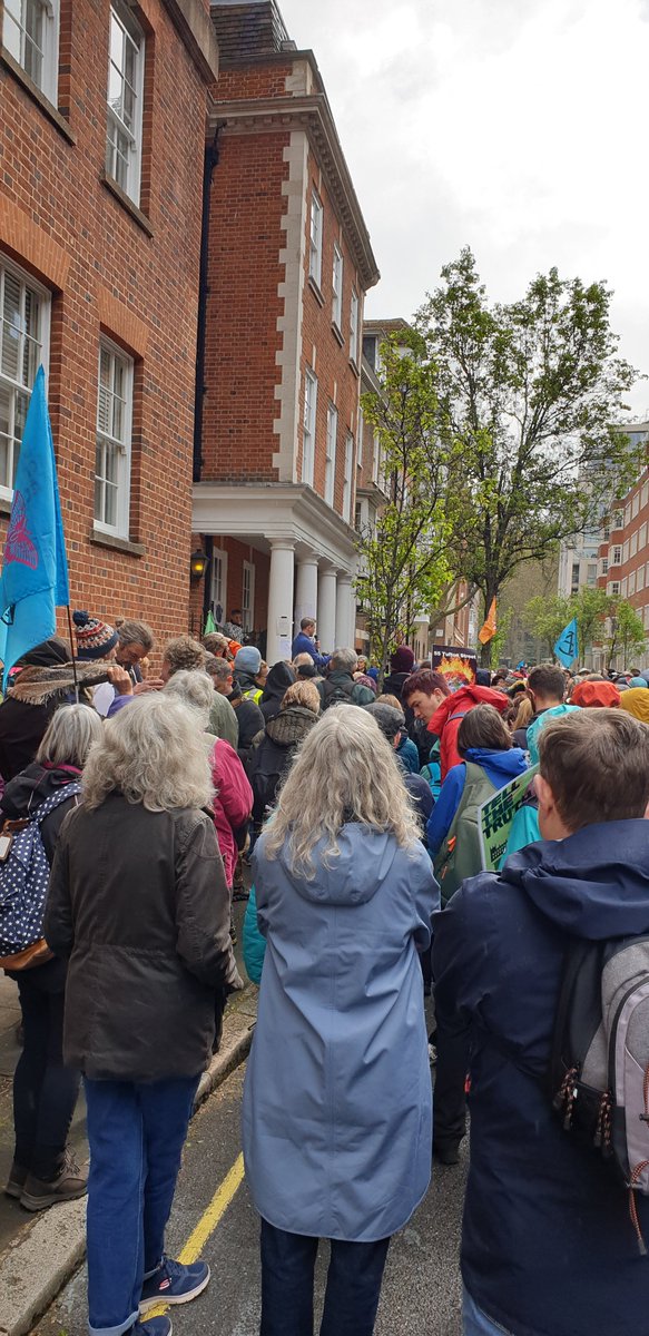 CitznsClimateOx's tweet photo. #TheBigOne at Tufton Street and the sun is shining on Writers Rebel. Poems and stories about hope for our earthly future through rebellion. https://t.co/xTMT7ycHq4