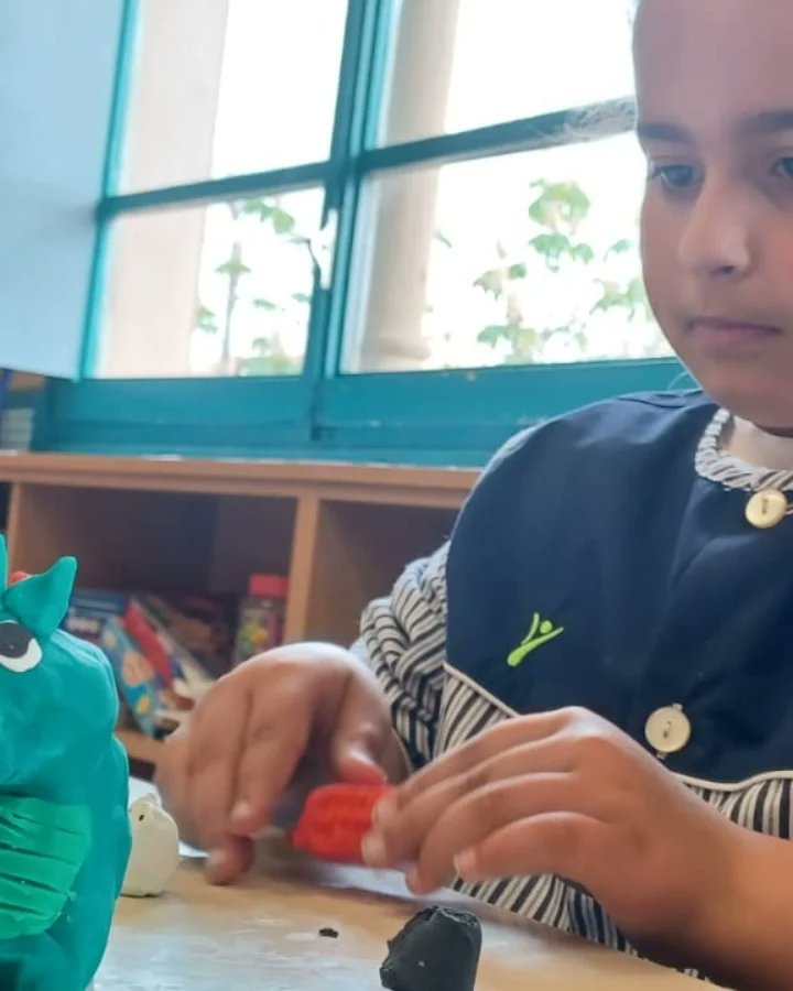 epiasabadell's tweet photo. ART I LLETRES
Els nens i nenes de 2n hem celebrat la setmana de Sant Jordi tot gaudint de l'art i l'escriptura; hem modelat un drac amb plastilina i entre tota la classe hem escrit i il·lustrat un conte, que vam presentar a la resta de companys/es del Cicle.
#2NPRIPIASABADELL https://t.co/IEBHGDhGwG