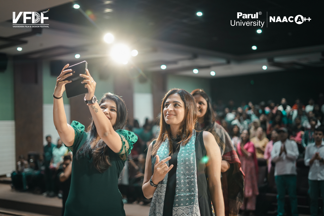 ParulUniversity's tweet photo. Sanober Pardiwala, a celebrated stunt artist of Bollywood, was present right here on our campus on the third day of VFDF. During her talk session on ‘Stunts and Behind the Scenes Challenges,’ she candidly talked about how and why she chose this field.💫
#vfdf. . https://t.co/WlvS2KJ8Ls