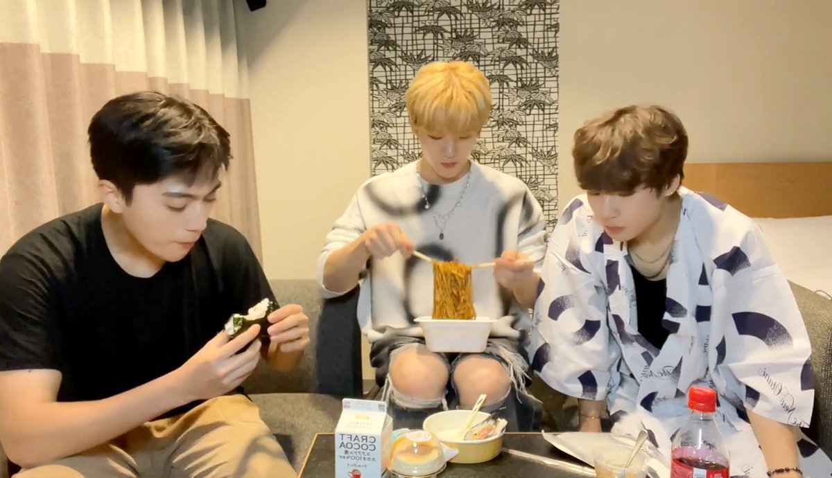 justbpics_'s tweet photo. #JUSTB_LOG JUST B trying Japanese convenience foods🍜 https://t.co/57Enjscm3z
