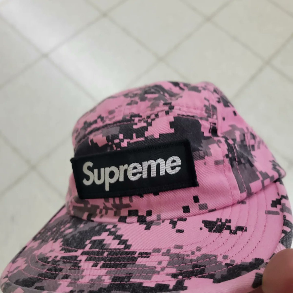 kusoyaro0812's tweet photo. 今日のクツ野郎
　　　〜PINKはオトコの色です 編〜

#supreme  #campcap #PINK #ボゴ #northface #90年代 #GU #スウェーデン軍 #スカンジナビアカモ #デザートカモ #adidas #FYWXTA #古着 #古着好きな人と繋がりたい #ハードオフ公式アンバサダー #ハードオフファミリー https://t.co/1YLyDEV2hF