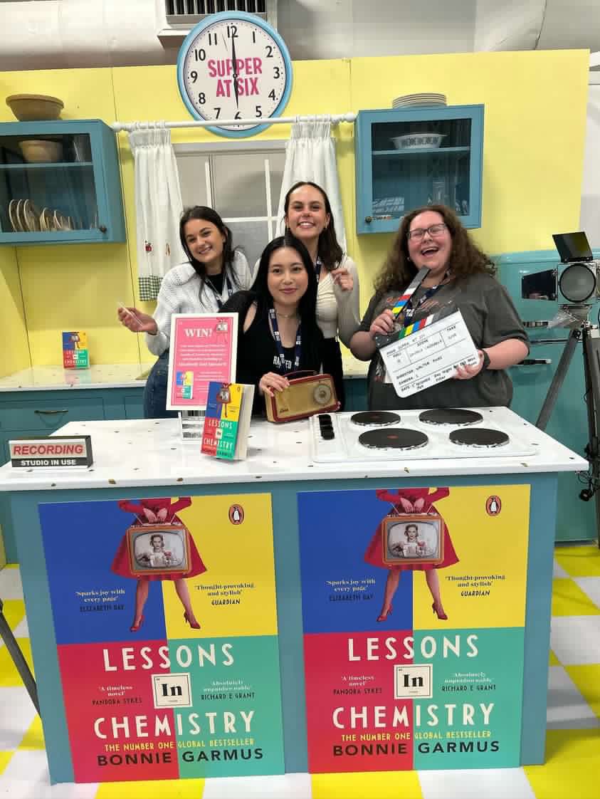j_sscooper's tweet photo. had the best time at #LBF23 #lessonsinchemistry @DoubledayUK @buildhollywood @cacile_frdx https://t.co/hLM5KfB6I4
