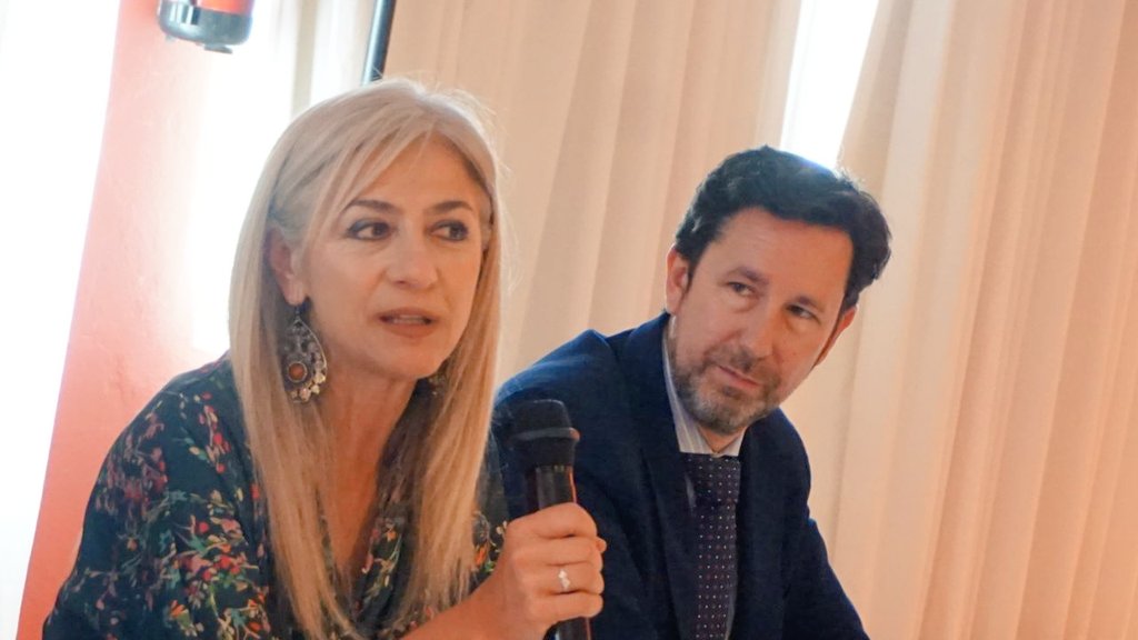 Patricia_Pozo_'s tweet image. Muchas gracias a los más de 200 directores que han participado en las XXIII Jornadas educativas organizadas por ADIAN en Rota. Una nueva muestra del compromiso de nuestros equipos directivos por la educación y por Andalucía. ¡Enhorabuena!